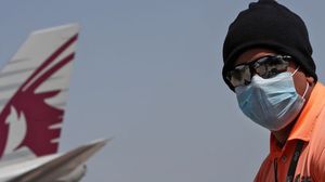 تصدرت قطر قائمة الدول بغرامة عدم ارتداء الكمامة حيث وصلت للحبس 3 سنوات وغرامة 55000 دولار- جيتي 