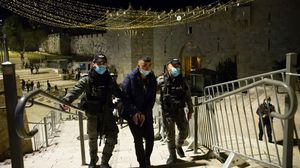 قوات الاحتلال منعت الشبان الفلسطينيين من الجلوس على مدرجات باب العامود- جيتي