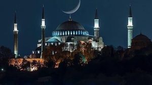 تقام صلاة التراويح الجمعة والسبت والأحد بطريقة "أندرون" وفقا للتقاليد العثمانية - موقع آيا صوفيا 