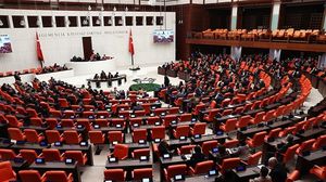 حافظ التحالف الحاكم على الأغلبية في البرلمان- الأناضول