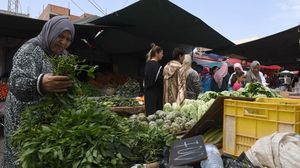 يعاني التونسيون من النقص المتكرر في المواد الغذائية الأساسية بجانب ارتفاع الأسعار- جيتي