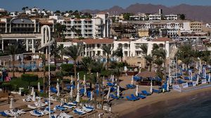 تم تجهيز الفنادق والأكواخ وأماكن الإقامة الأخرى على شواطئ سيناء لاستقبال السياح- جيتي