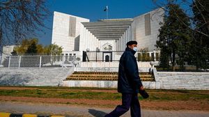 تصدر المحكمة العليا مساء الاثنين حكمها النهائي في قضية إبطال مشروع حجب الثقة عن عمران خان- جيتي
