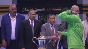 ظهر هدهود وهو يضع إحدى الميداليات في جيبه بنهائي كأس مصر- المصروي / تويتر