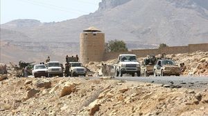 دفع الحوثيون بتعزيزات عسكرية ضخمة إلى خطوط التماس مع قوات الجيش التابعة للحكومة المعترف بها دوليا- الأناضول