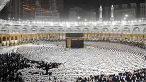 أكثر من مليون ونصف المليون مصلٍ ومعتمر في المسجد الحرام السبت- تويتر