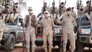 تحتجز مجموعة من الميليشيات السودانية قوات مصرية ويخرج السيسي معترفا بأنهم في حوزدة حميدتي وبأنه يتمنى استرجاعهم  (الأناضول)