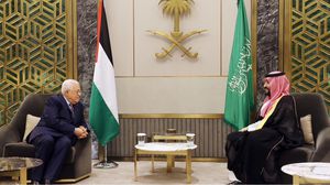تزامن لقاء عباس في وقت تزور فيه قيادات حركة "حماس" السعودية لتأدية مناسك العمرة- واس