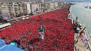 الحشد الجماهيري في إزمير هو الأول من نوعه بحضور أردوغان - تويتر