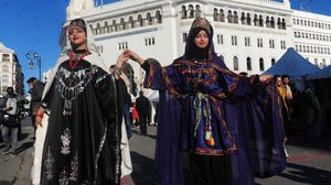 الجزائر تطلب من اليونسكو ضم الزي النسوي الاحتفالي للشرق الجزائري بقائمة التراث العالمي  (فيسبوك)