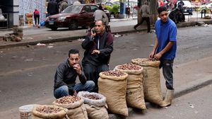 تشن السلطات المصرية حملات أمنية على المحلات التجارية والمخازن في المدن والقرى- جيتي