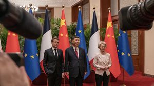 انتقد الفرنسيون تصرف رئيس بلادهم في الصين - تويتر
