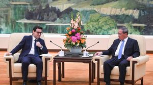 تعمل فرنسا على تعزيز علاقاتها بالصين - جيتي