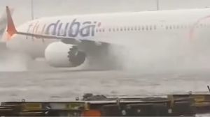 بسبب الأمطار الغزيرة مصر للطيران تعلق السفر إلى دبي- إكس