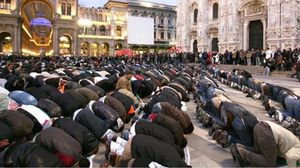 القانون يهدد أكثر من 1500 مركز ثقافي إسلامي من الاستمرار في إقامة الشعائر الدينية- فيسبوك