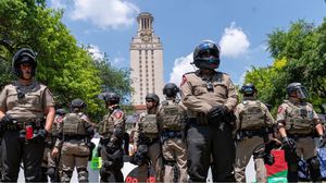 تدخلت قوات الشرطة الأمريكية واعتقلت مئات الطلاب المناهضين للاحتلال في عشرات الجامعات- جيتي