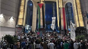 طالب المتظاهرون بفتح معبر رفح وإدخال المساعدات الإنسانية إلى قطاع غزة- إكس