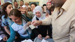 سوريون يتقدمون بأوراق ترشيح للانتخابات - أرشيفية