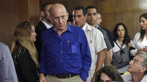رئيس الوزراء الأسبق أولمرت حكم عليه بالسجن 6 سنوات بعد اتهامه بالفساد - أرشيفية