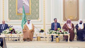 استضافة الملك سلمان لهادي وحكومته في قصر اليمامة - واس