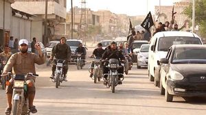 تنظيم الدولة يحتفل في شوارع الرمادي بعد السيطرة عليها - تويتر