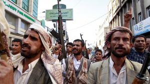 حملت المنظمة جماعة الحوثي المسلحة ومواليها المسؤولية الكاملة عن "الجرائم" -أ ف ب