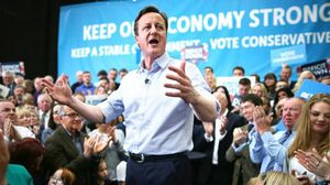 المحافظون يتصدرون الانتخابات البريطانية بفارق كبير عن العمال - أ ف ب
