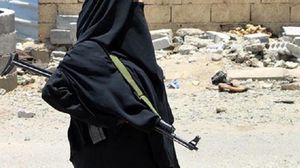 زوجة اليمني المصاب أخذت سلاحه وأطلقت النار على المقتحمين- أرشيفية