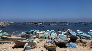 فجر الخميس الماضي، قذفت الرياح الشديدة قارب الصيد المصري إلى شواطئ قطاع غزة- أرشيفية