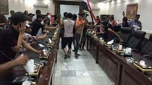 متظاهرو التيار الصدري يقتحمون مقر رئاسة وزراء العراق ـ تويتر