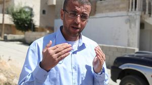 الصحفي الفلسطيني محمد القيق أكد أن خوضه للإضراب كان حبا في الحرية والحياة لا الموت - الأناضول