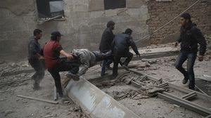 نشطاء سوريون: قوات التحالف تستهتر بحياة المدنيين وتكذب حول أعداد الضحايا (أرشيفية)- أ ف ب
