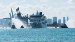 السفينة السياحية "أدونيا دو فاتوم" التي تحمل 700 راكب من المقرر أن تصل إلى هافانا الاثنين- أ ف ب