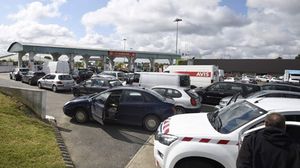 قال وزير النقل الفرنسي، آلان فيدالييه، إن التدخل لإنهاء حصار مستودعات الوقود قد يستمر إذا اقتضت الحاجة- أرشيفية