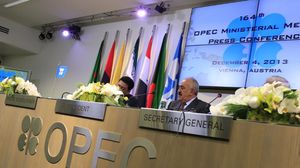 اتفقت "أوبك" وروسيا ودول غير أعضاء في المنظمة على العودة إلى مستوى التزام 100 بالمائة باتفاق لخفض إنتاج النفط- أ ف ب 