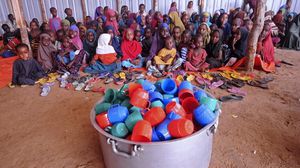يواجه آلاف الأطفال الصوماليين المهددين بخطر الموت جوعا- أ ف ب