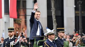 ماكرون يتسلم مهامه رسميا الأحد رئيسا جديدا لفرنسا خلفا لهولاند- أ ف ب