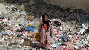 تكاثر النفيايات في اليمن سبب في انتشار الكوليرا- أ ف ب 