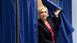 اتهمت لوبان زعيم حزب "فرنسا الأبية" جون لوك ميلونشون بـ"خيانة أتباعه" بسبب دعوتهم للمشاركة في المسيرة- جيتي