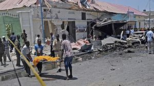 التفجير وقع قرب مقهى إيطالي يقع في شارع مكتظ وسط العاصمة الصومالية- أ ف ب