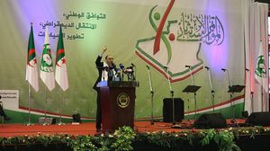  أكد عبد الرزاق مقري أنه "لا يمكن أن نخرج من الساحة السياسية" - عربي21