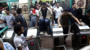  السلطات المصرية عززت الوجود الأمني حول محطات المترو للحيلولة دون وقوع مزيد من الاحتجاجات- جيتي 