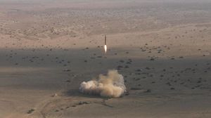 الحوثيون قالوا إن الصاروخ أصاب هدفه بدقة عالية- جيتي