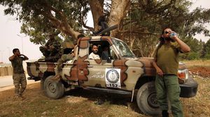 تشن قوات حفتر منذ 4 نيسان/ أبريل الماضي هجوما للسيطرة على طرابلس- جيتي
