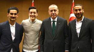 المستشارة الألمانية أعربت عن انتقادها للقاء اللاعبين مع أردوغان- فيسبوك