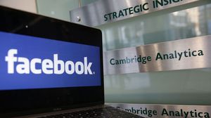 وقف أنشطة الشركة يأتي في ظل اتهامات لها باستغلال خصوصية بيانات مشتركي فيسبوك- جيتي 