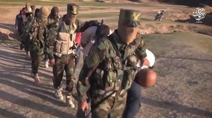لقطات بثها تنظيم الدولة لتنفيذ إعدامات ميدانية بحق عناصر أمن عراقيين- من الفيديو