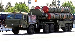مصادر قالت الشهر الماضي إن إيران زودت روسيا بعدد كبير من الصواريخ أرض-أرض الباليستية- جيتي