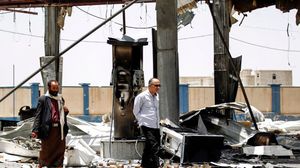قصفت السعودية محطة الوقود الرئيسية في صنعاء - جيتي
