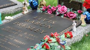 يزور قبر المغني الفيس بريسلي 600 ألف شخص سنويا